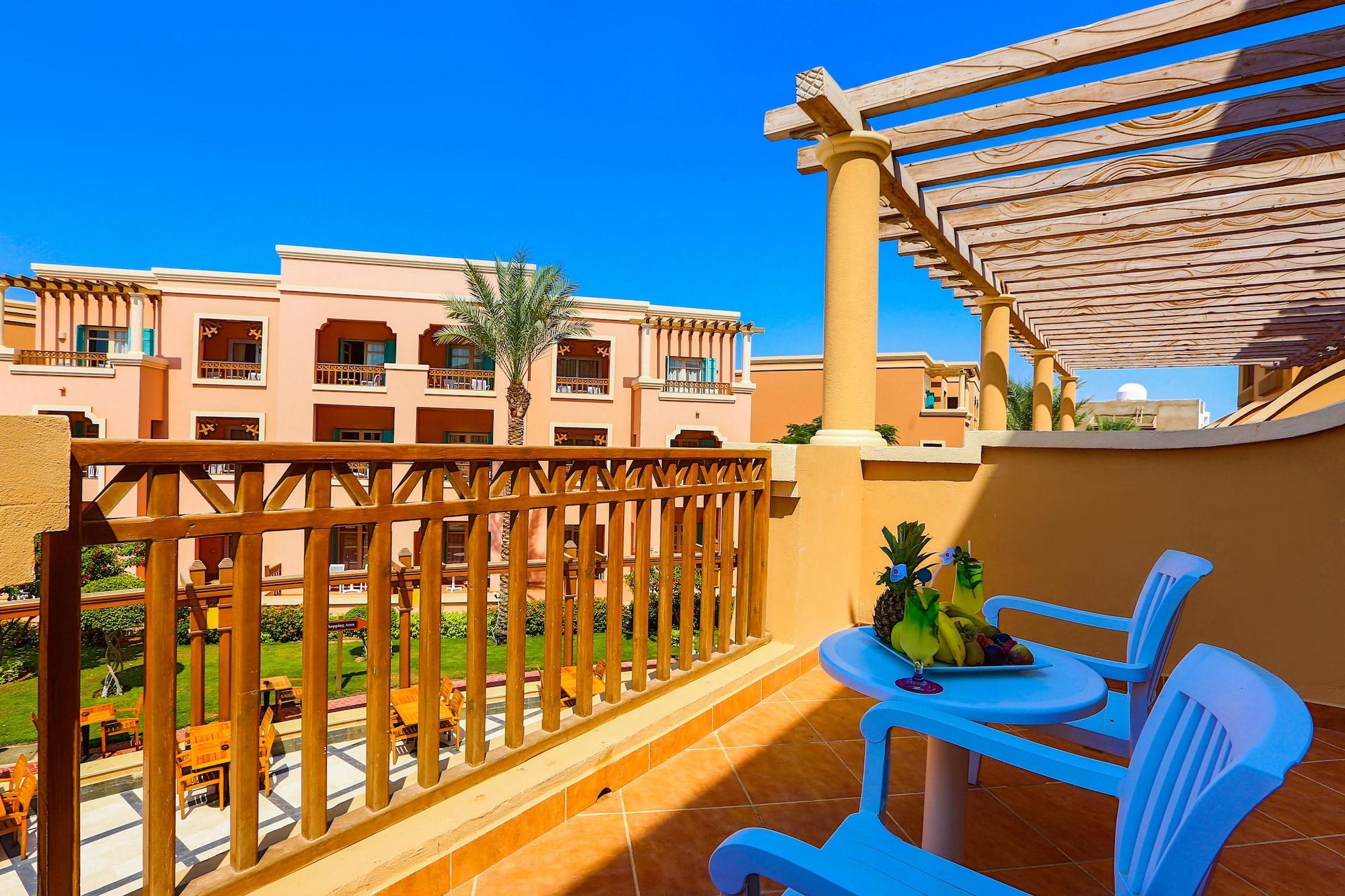 Готель Charmillion Club Aquapark Шарм-еш-Шейх Екстер'єр фото Balcony of a villa
