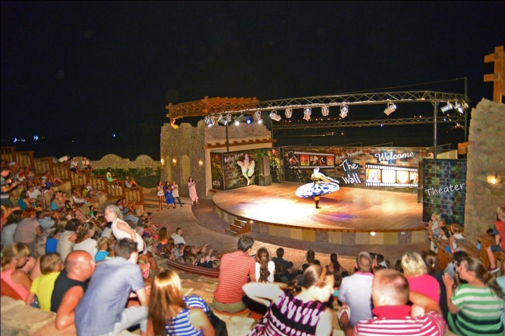 Готель Charmillion Club Aquapark Шарм-еш-Шейх Екстер'єр фото The amphitheater at the resort